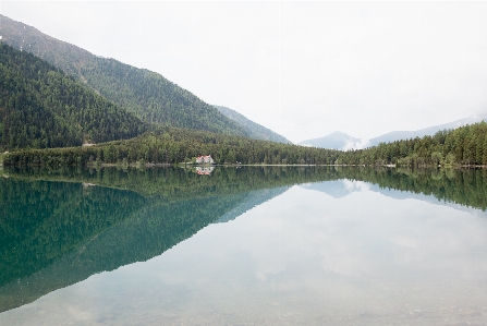 Berg see fluss betrachtung Foto