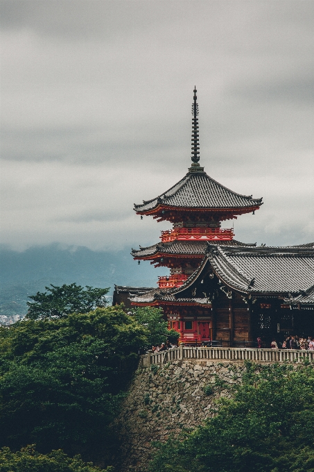 Bâtiment la tour repère pagoda