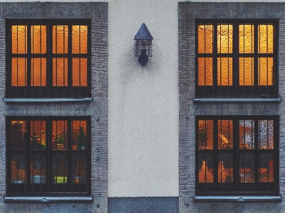 Die architektur holz haus fenster Foto