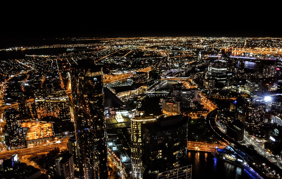 天际线 夜晚 城市 摩天大楼