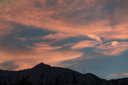 Horizon mountain cloud sky Photo