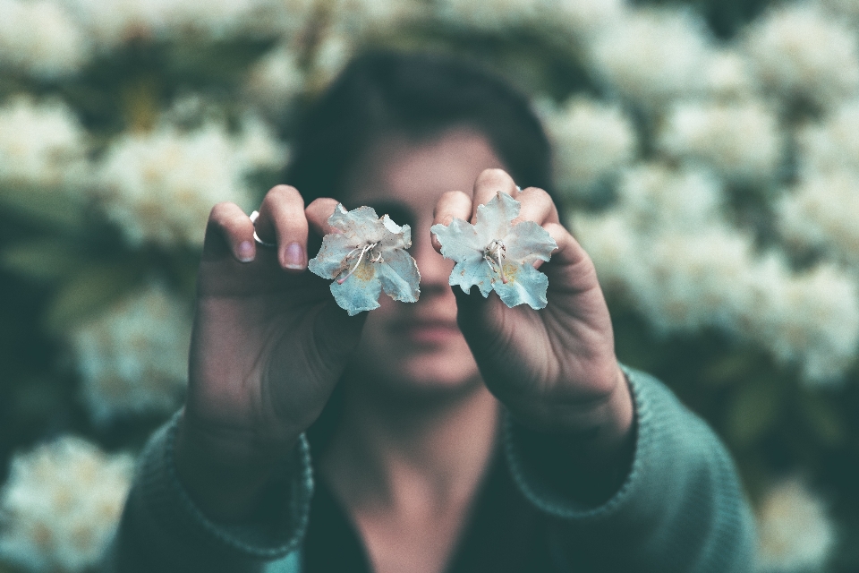 Hand photography ring flower