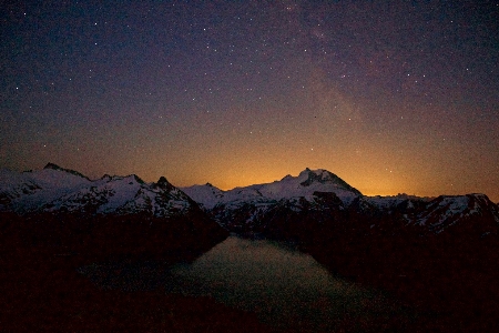 Mountain snow sky sunrise Photo