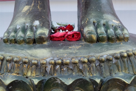 Foto Monumen bepergian lonceng patung