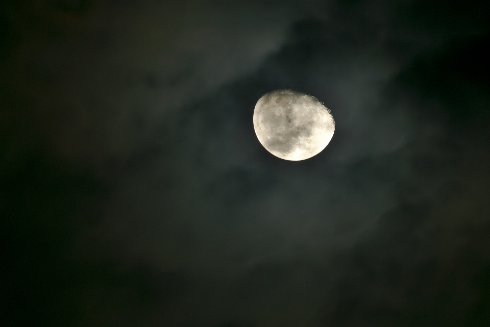 Atmosfera luna piena chiaro di