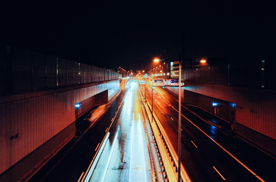 ライト 橋 渋滞 夜