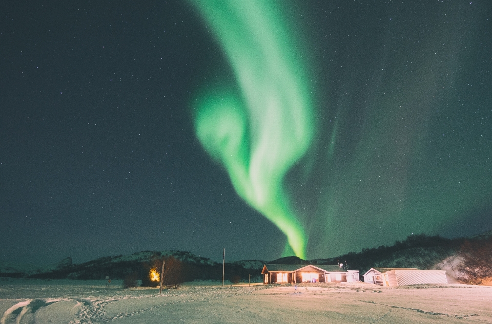 Neve casa atmosfera céu noturno