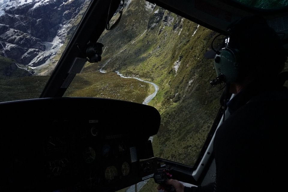 Montaña soldado vehículo vuelo