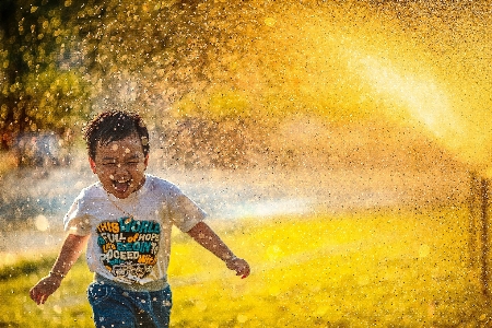 Foto Acqua luce del sole mattina corsa