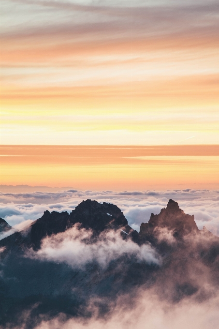 Mer horizon montagne nuage