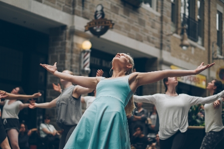 Girl crowd dance dancer Photo