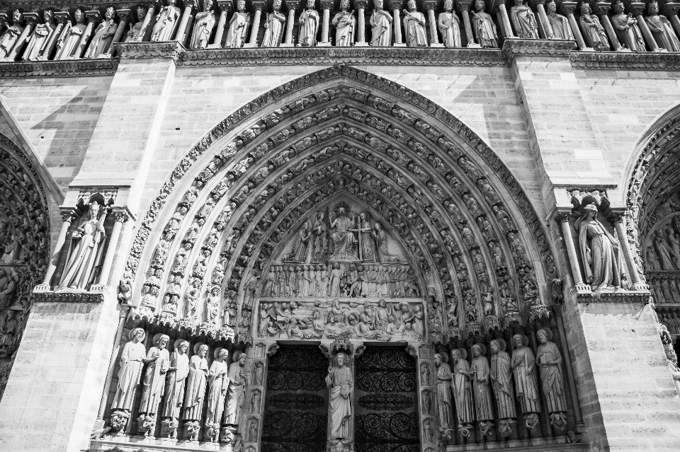 Black and white texture building paris