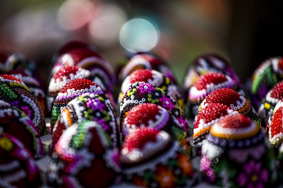 Meyve gelenek
 tatlılık
 paskalya yumurtaları
