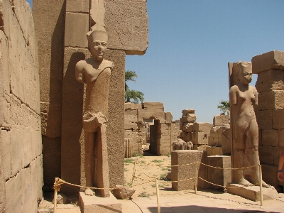 Foto Areia sol monumento estátua