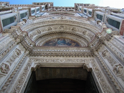 Foto Edificio arco punto di riferimento facciata
