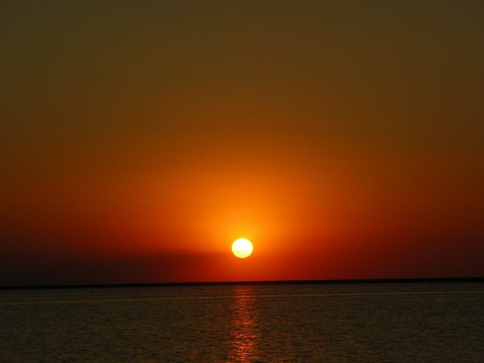 Sea water horizon sky