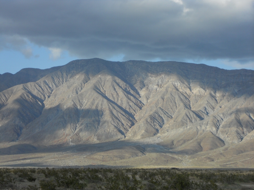 Paisaje horizonte desierto
 montaña