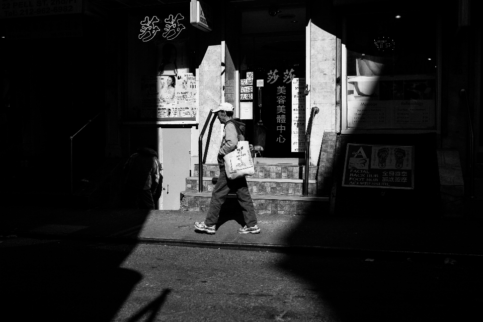 Lumière noir et blanc
 route blanc