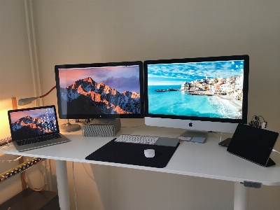 Desk computer screen table Photo