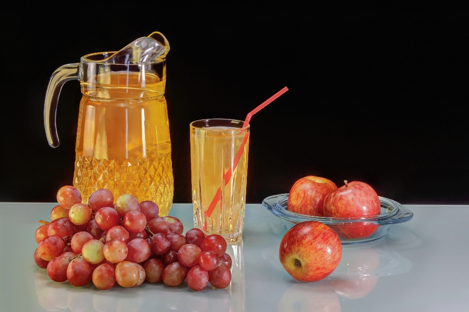 Buah makanan minum masih hidup
