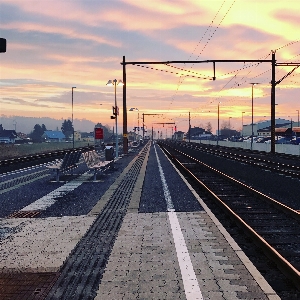 太陽 追跡 空 輸送 写真