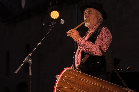 Fife musician provence provencal music Photo