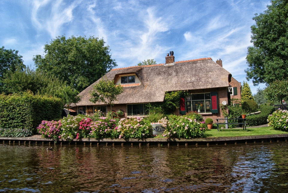 Giethoorn boerderij huisje water