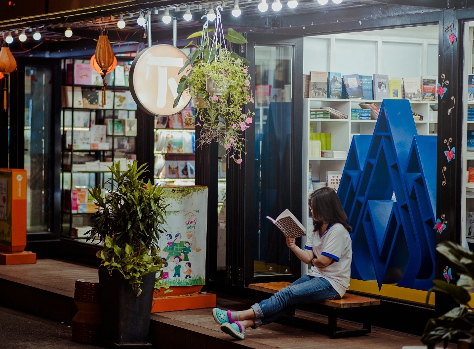 Solo librería
 boutique silla