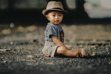 Foto Sayang topi anak laki-laki