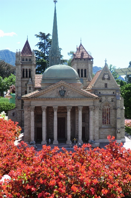 Katedral minyatür
 İsviçre tatlım
