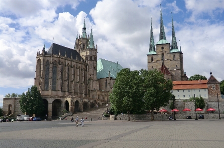 Foto Katedral jerman erfurt
 tengara