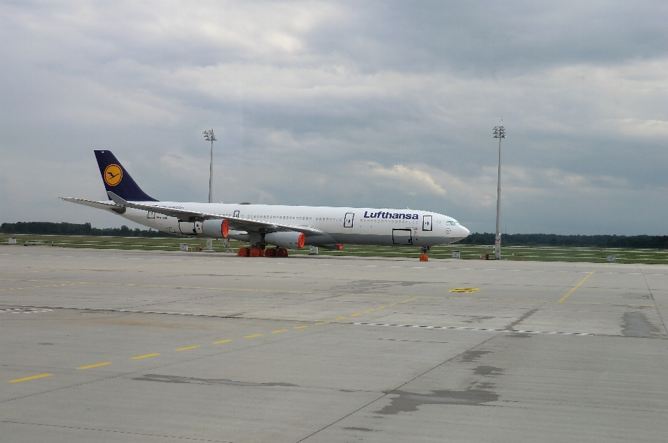 Munich bandara pesawat jerman