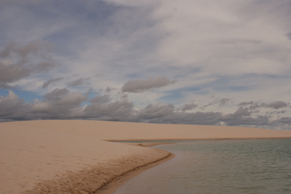 Paraíso arena agua limpio