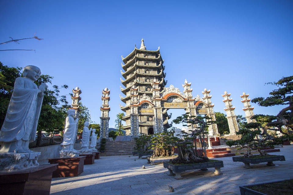 Pagoda vietnamese art hue city