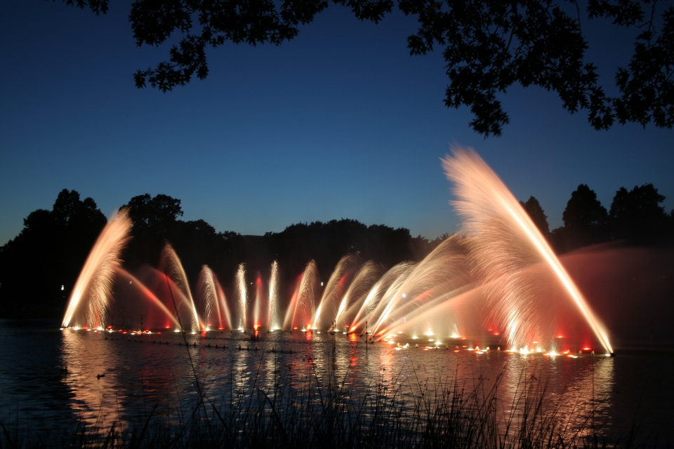 Hamburg water light concerts park whaterlights