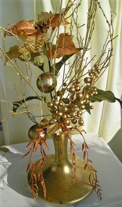 Christmas decoration vase floristry flower arranging