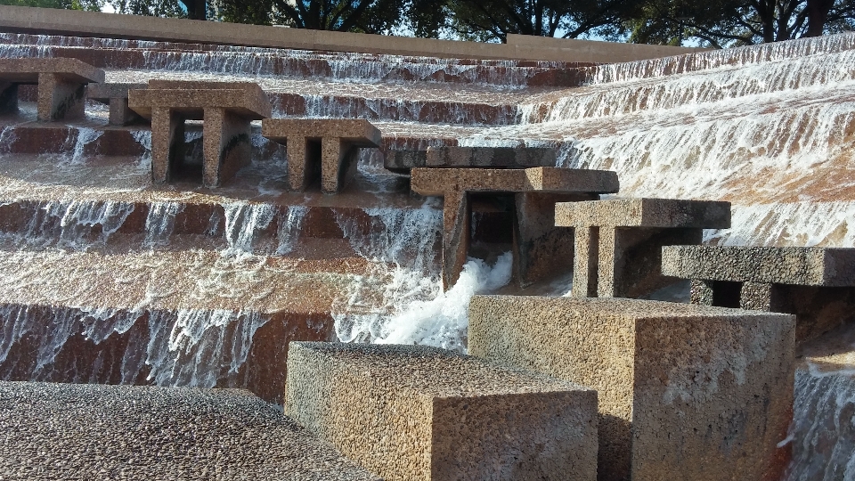 Wasser garten schwimmbad archäologische fundstätte
