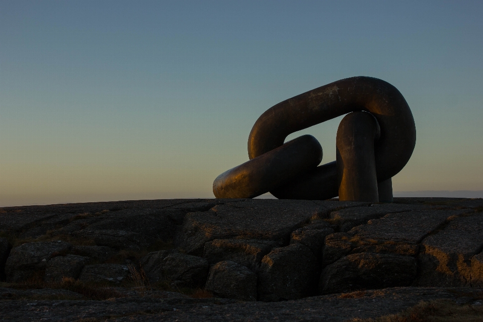 Chain monument sky rock