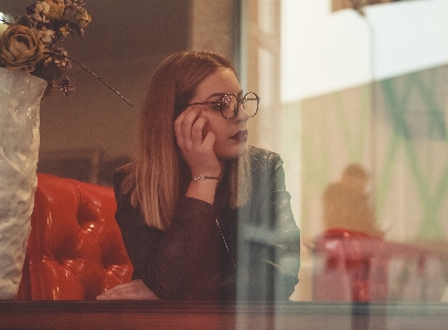 Fenster blond aufpassen niedlich Foto