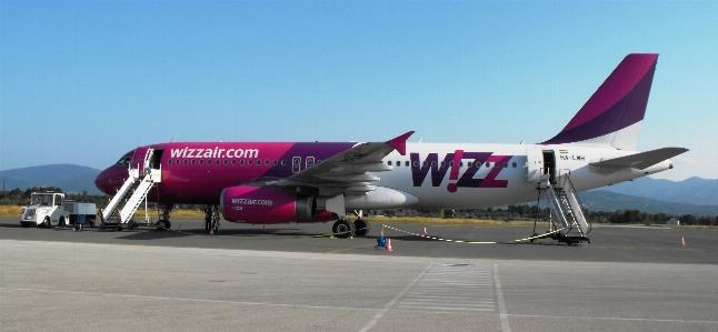 Airport airoplane wizzair travelling Photo