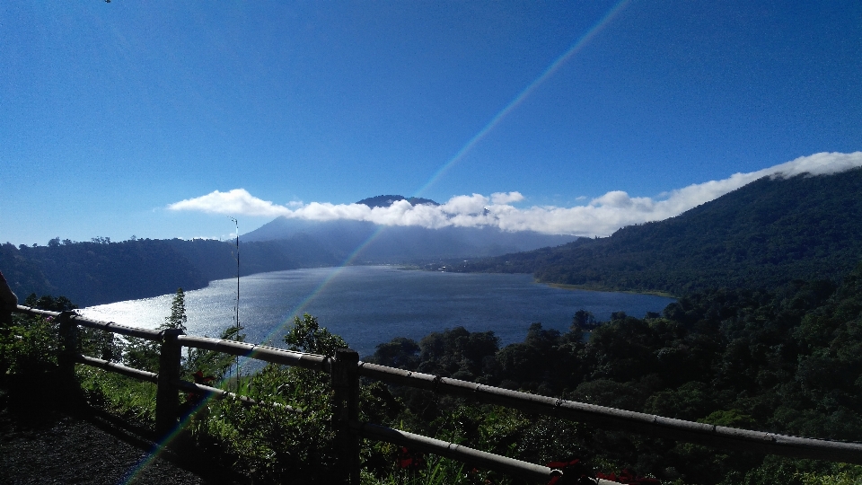 湖 火山 バリ島
 インドネシア