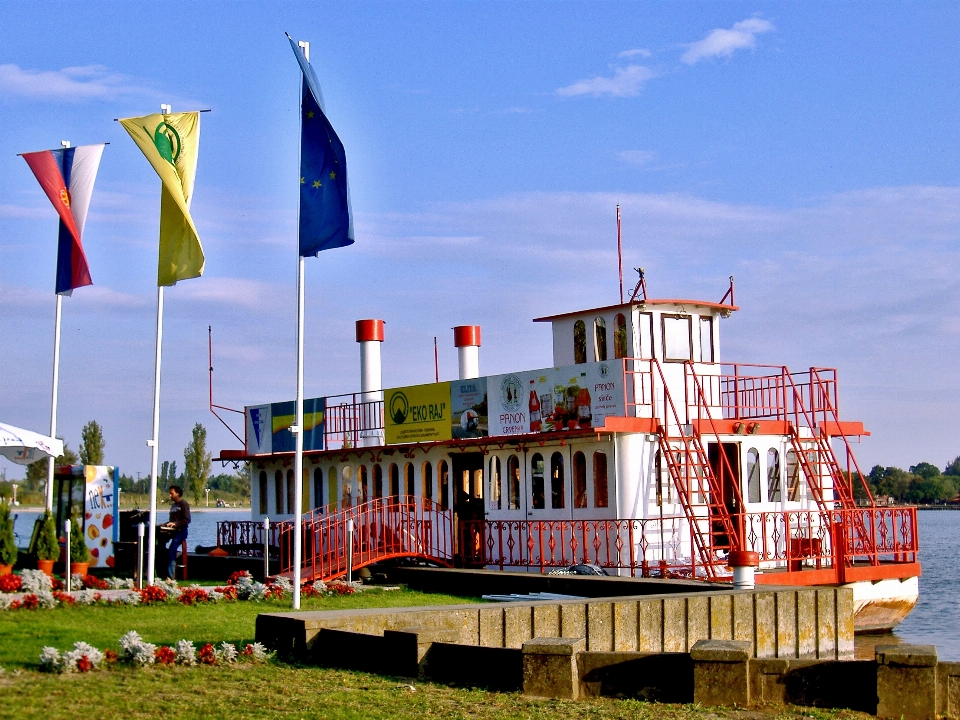 Parowiec
 restauracja żywność dock