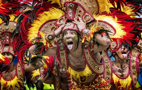 Foto Menari festival filipina karnaval