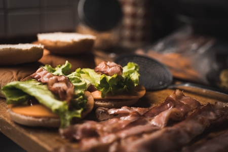 Foto Buatan sendiri
 burger makanan piring