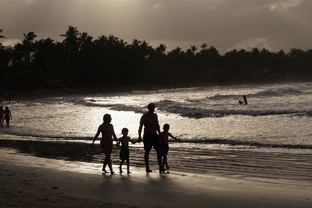 Foto Pantai laut air melambai