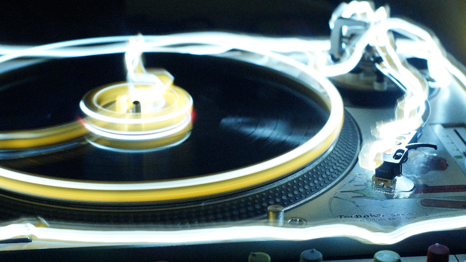 Turntable vinyl dj light painting