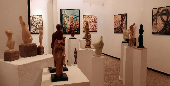 Art exhibition gallery Photo