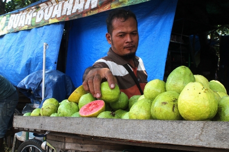 Photo Marché acheter vendre fruit