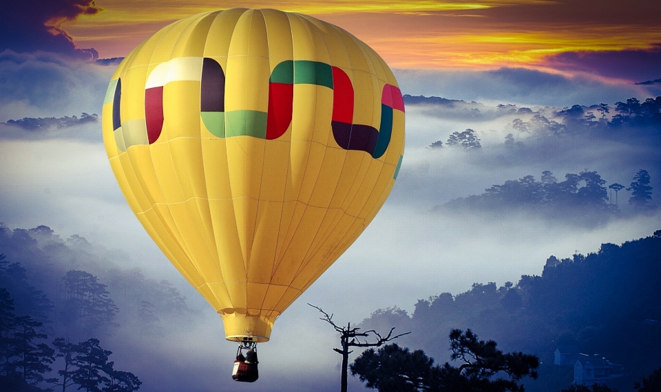 Balon bepergian pariwisata langit