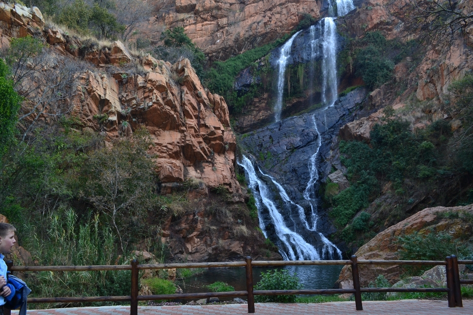 Cascata natura corpo d'acqua
 acqua